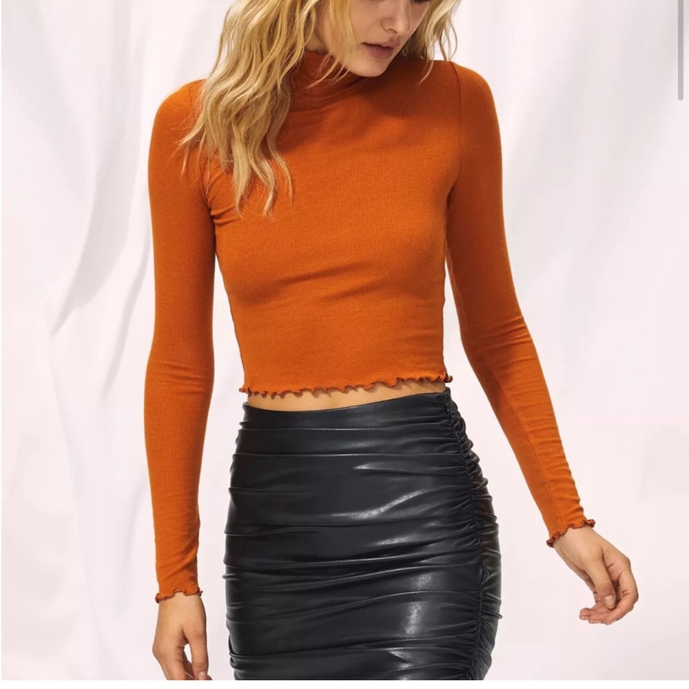 Wilfred Cairo Lettuce Hem Mockneck Cropped Long Sleeve
